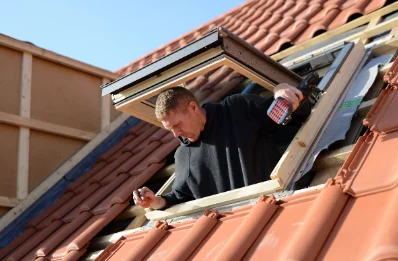 Pose de fenêtres de toit Velux à Ozenay